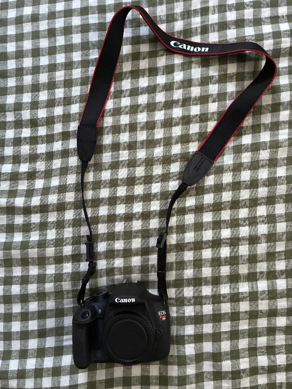 Canon EOS Rebel T5 DSLR Camera 2-Lens Complete Kit – 18-55mm + 55-250mm